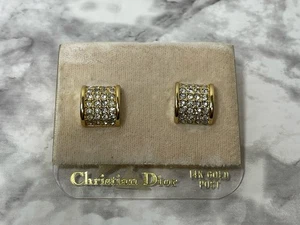 Pendientes perforados vintage Christian Dior cúpula cuadrada con estrás de oro de 14 k - Imagen 1 de 5