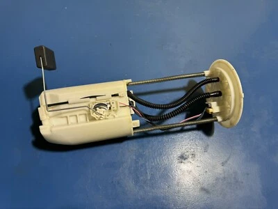 2005-2007 Toyota TUNDRA SEQUOIA 4.7L Fuel Tank Pump Assembly OEM - Image 1 of 4
