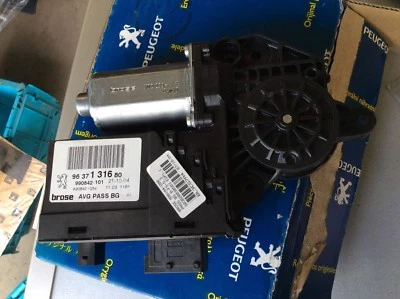 Peugeot 106 XSI RALLYE  3dr Electric Window Motor left Part 9221H2 9221F4 - Image 1 of 3