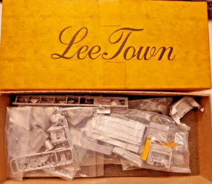 Ho Scale Lee Town Pierce ext suburban Pumper fire truck Ford LS Vintage - Picture 1 of 5