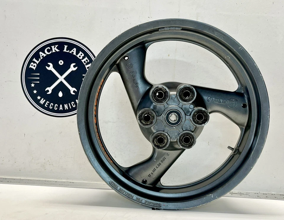 Rueda trasera Ducati 600-750 SS Supersport Monster 3 radios Brembo 17x4,5 plateada Foto 1 de 4