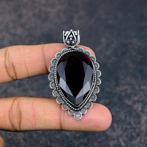 Colgante de joyería bohemia de plata de ley 925 hecho a mano con piedras preciosas de granate rojo - Imagen 1 de 6