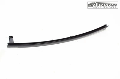 Toyota Corolla 2019-2025 sedán puerta delantera derecha ventana guía delantera riel OEM Foto 1 de 4