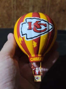 2003 Kansas City Chiefs Danbury come nuovo palloncino vittoria decorazione natalizia così com'è J - Foto 1 di 10