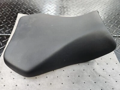 USED OEM 2021-2024 GSX-R600 AND GSX-R750 MOTORCYCLE SEAT - Image 1 of 3