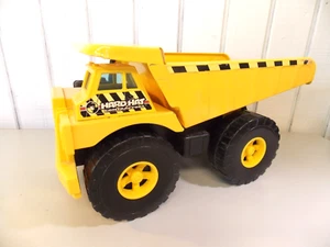 2002 Hard Hat Contractors 15" Dump Truck. Metal Bed. Plastic Truck. Good cond - Picture 1 of 6