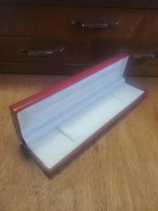 Red Leatherette Bracelet Gift Box Jewelry Display Case DD - Picture 1 of 8