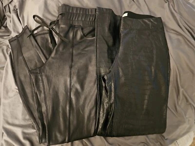 LOTE DE 2 LEGGINGS/pantalones elásticos de cuero sintético brillante (XS) (1 estampado de cocodrilo)  Foto 1 de 4