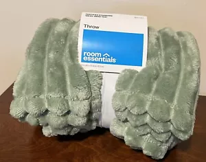 Room Essentials gechannelte Plüschdecke - grün - Bild 1 von 5