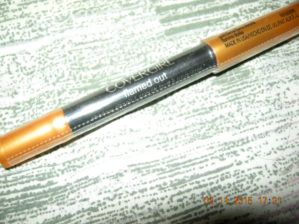 COVERGIRL FLAMED OUT SHADOW PENCIL NEW SEALED COLOR:  GOLD FLAME - SALE MUST SEE - Image 1 of 1