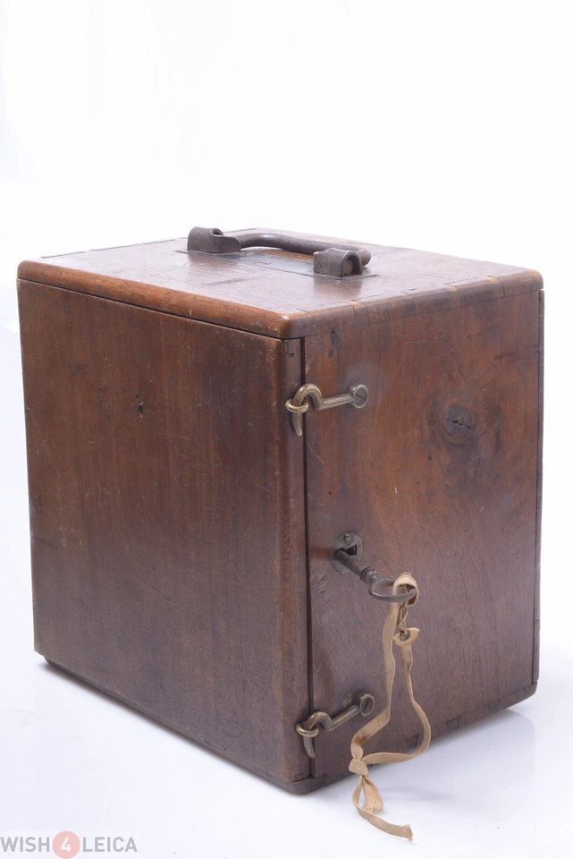 ✅ BELLIENI JUMELLE? CAMERA MAKERS CASE 23X24X18CM, 9X9.4X7INCH EARLY C.1890, KEY - Image 1 of 4
