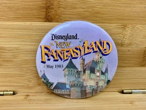 Disneyland Disney Fantasy Land 1983 apertura mayo 1983 castillo botón 3" - 1 - Imagen 1 de 6