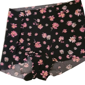 Neu! Victoria's Secret schwarzer Shortie mit rosa-weißen Blumengrafiken Gr. L - Bild 1 von 5
