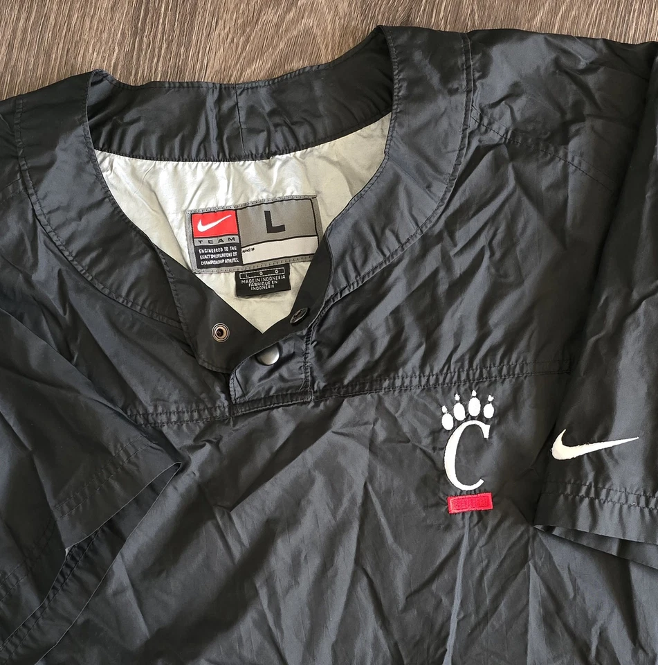 VTG Nike Team Authentic Cincinnati Bearcats Pullover Black Jacket Men’s Large - Image 1 of 4