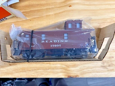 Lionel 6-17607 Reading lighted Caboose w/ Working Smoke and E.O.T. light MINT! - Image 1 of 4