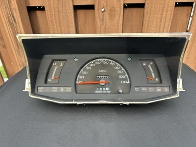 Camioneta pickup Isuzu 1989-1995 A/T 2x2 cuadro de instrumentos (128 k millas)  Foto 1 de 4