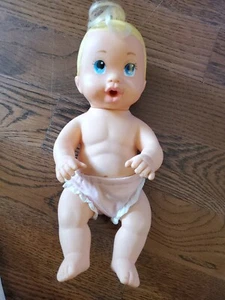 Bambola vintage IOB ERTL Coochy Coo fa rumore quando si stringe la pancia - Foto 1 di 13