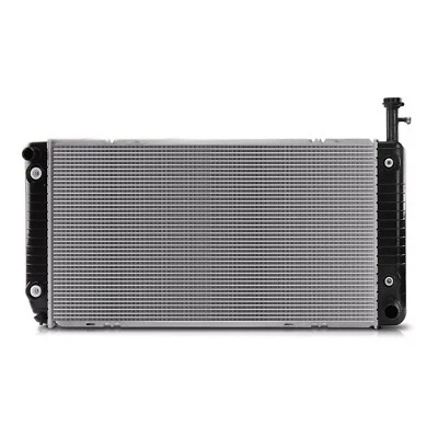 Radiator for 2003-2004 Chevrolet Express 2500 / 3500  GMC Savana 2500 / 3500 - Imagem 1 de 4