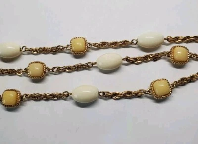 Pulsera Monet Multi Hilos Tono Oro Cuentas Amarillo Crema 7.25" Foto 1 de 4