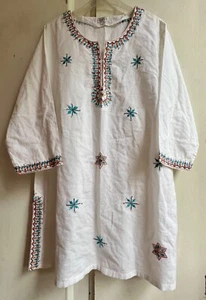 ✩Lovely *EAST* White Embroidered Cotton Mirrored Sequinned Tunic Top 18✩ - Picture 1 of 10