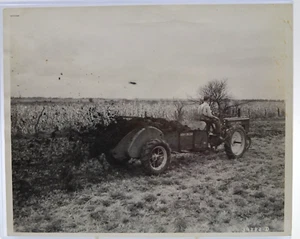 Original 8"x10" Vintage Photo - John Deere Model H Tractor with Drawn Spreader - Picture 1 of 2