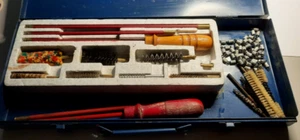 Waffenputzset Waffenreinigungsset Putzbox blau Putzstock Bronzebürsten Vintage - Bild 1 von 4