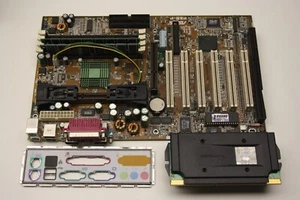 Bundle: Asus P3B-F REV1.03 - P3 500MHz - 256B RAM - Picture 1 of 9