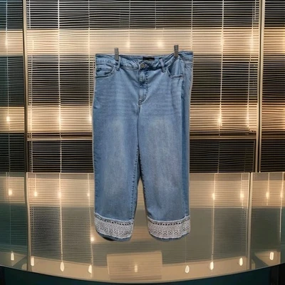 Pantalón de mezclilla Susan Graver Petite elástico de pierna ancha con encaje, talla P14  Foto 1 de 4