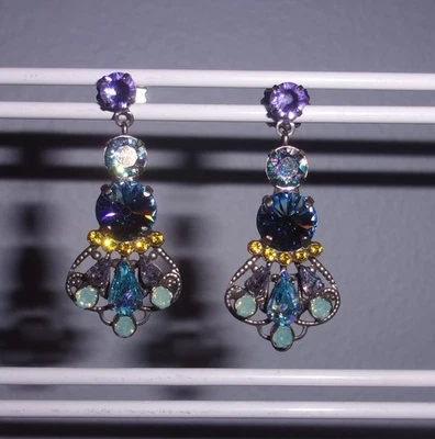 Hermoso! Pendientes colgantes Sorrelli en postes tonos de azul, algunos amarillos Foto 1 de 4