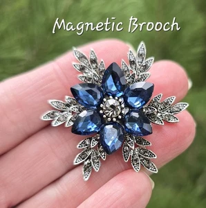 Magnetic Brooch Blue Floral Snowflake. Christmas, Winter Holiday pin free clasp - Picture 1 of 5