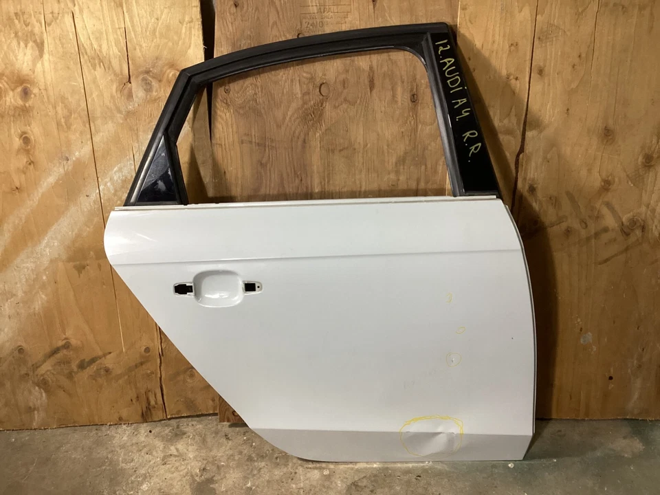 2009 - 2016 Audi A4 Rear Right Passenger Side Door Shell White OEM . Foto 1 de 4