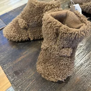 NWT Baby Gap Brown Bear Sherpa Booties Slippers M 7/8 Girls Boys Twins ? - Picture 1 of 2