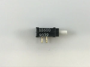 CUTLER-HAMMER B8600 PUSH SWITCH 4 PIN 2 NO 2 NC  - Picture 1 of 5
