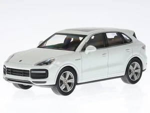 Porsche Cayenne Turbo S E3 PHEV white diecast model car 3140K Minichamps 1:43 - Picture 1 of 4