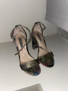 Steve Madden Carrson Floral Embroidered Heels Ankle Strap Size 6 - Picture 1 of 5