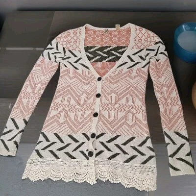 Cárdigan Suéter G By BKE Talla S Abotonado Cuello en V Crema Rosa Verde Estampado Encaje Foto 1 de 4