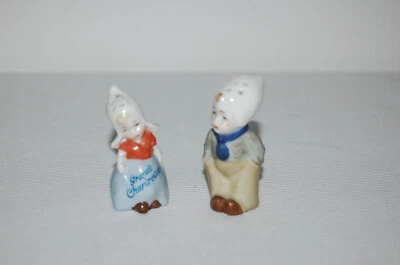 saleron ,poivre et sel en porcelaine , ancien Grande Chartreuse , personnage - Photo 1/3