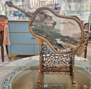 Paravento da tavolo cinese vintage double face seta ricamo ventaglio arte legno intagliato - Foto 1 di 7