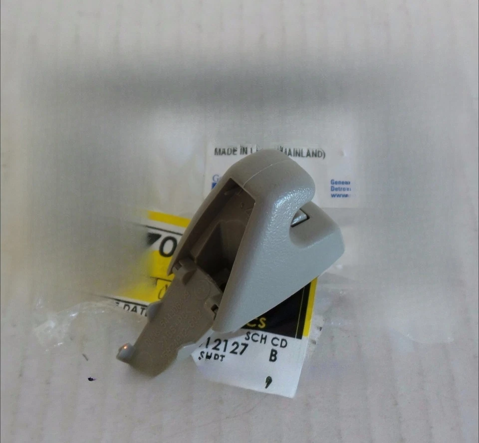 CLIP PARA VISERA DE SOL gris Cadillac CTS, NUEVO Chevrolet Traverse, Equinox, GMC Acadia,  Foto 1 de 2