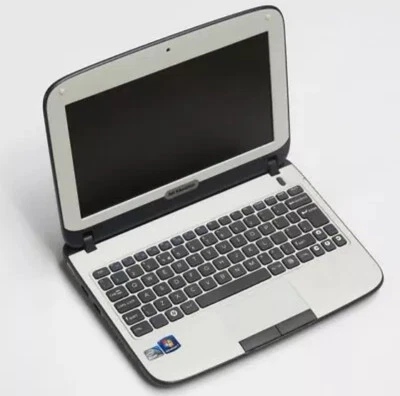 RM Minibook 120 10.1" Netbook Atom Webcam 2GB RAM 250GB HDD WIN 7 - Image 1 of 4