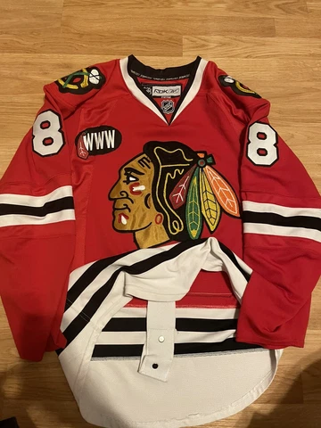 Reebok Authentic Kane Rookie Year Chicago Blackhawks NHL Hockey Jersey Red 46 Cover