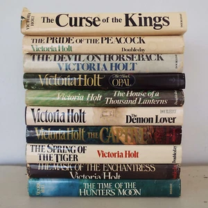 Lot 10 Victoria Holt Vtg Books Spring of the Tiger Demon Lover Curse of Kings - Imagen 1 de 8
