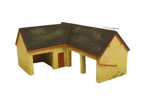Hornby R8783 Farm Outhouse (OO Gauge) Boxed - Picture 1 of 4