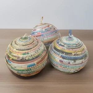 3er Set Recyclingpapier Deko Kugel / Weihnachtsschmuck mittelgroße bis große Größe - Bild 1 von 5