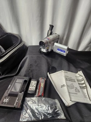 JVC Compact Camcorder GR-SXM93OU w/case, cables, remote, VHS adapter, Papers - Image 1 of 4