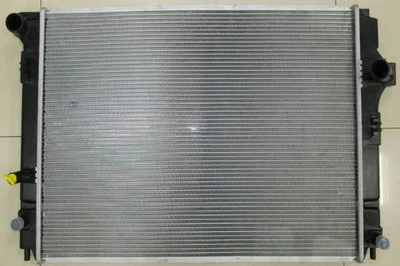 Комплект радиатора TYC 13319 для моделей Toyota Prius C 1,5 л 2012-2016 годов выпуска - Изображение 1 из 2