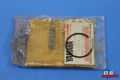 Новый из старых запасов Yamaha CirClip XS850 XJ650 XV750 XV920 ДЕТАЛЬ # 3J2-23183-00 - Изображение 1 из 4