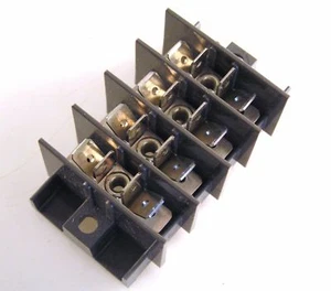 Terminal Block 4 Barriered Poles 6 x 6.3mm Tabs Each 25A 400V OM0443 - Picture 1 of 3