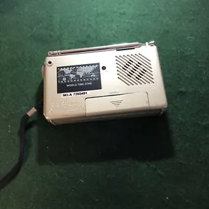 Bell Howell 9 Band World Receiver Radio MW.SW 1-7 Portable AM/FM/TV/MW/SW works - Picture 1 of 21