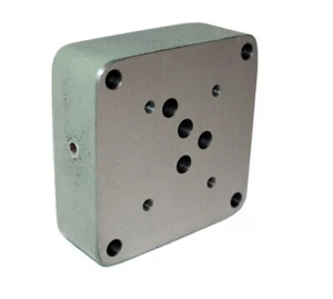 "Subplaca hidráulica Cetop 5 con entrada de base 1/2" - Imagen 1 de 1